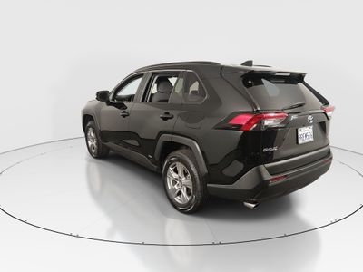 2025 Toyota RAV4 - Photo 5