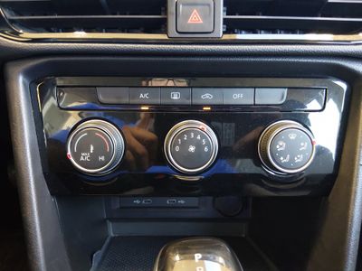 2024 Volkswagen Taos - Photo 17