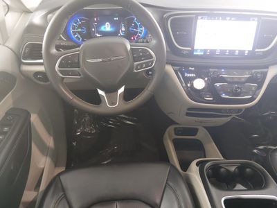 2023 Chrysler Pacifica — photo 22 view