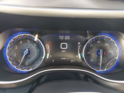 2023 Chrysler Pacifica — photo 14 view