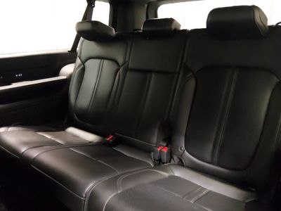2023 Jeep Wagoneer L - Photo 18