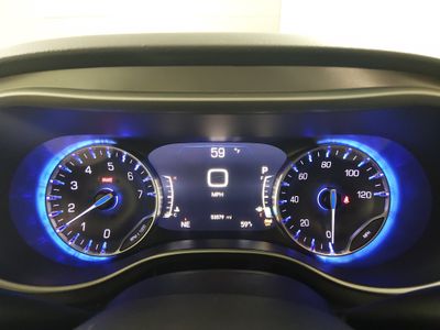 2023 Chrysler Pacifica — photo 14 view
