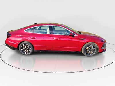 2025 Hyundai Sonata - Photo 8