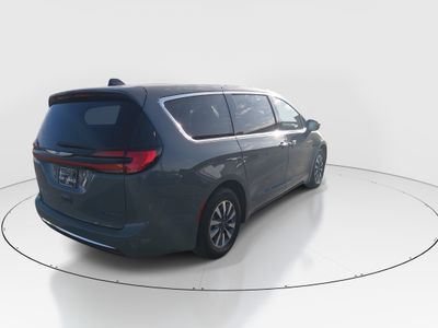 2023 Chrysler Pacifica — photo 7 view