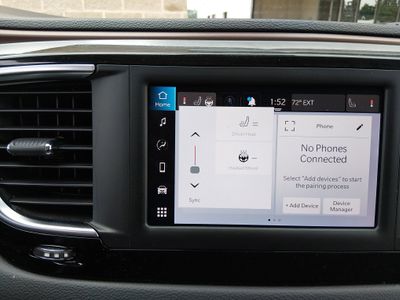 2023 Chrysler Voyager - Photo 18