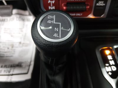 2025 Jeep Wrangler - Photo 20