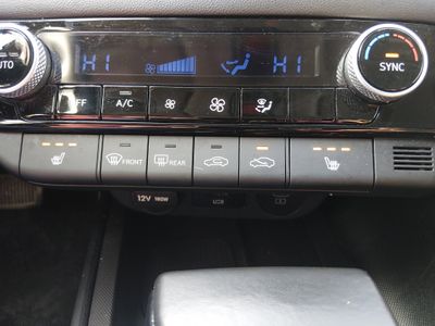 2025 Hyundai Elantra - Photo 18