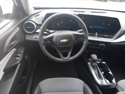 2025 Chevrolet Trax - Photo 17