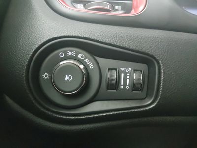 2023 Jeep Renegade - Photo 13
