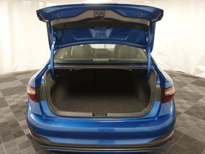 2024 Volkswagen Jetta - Photo 11