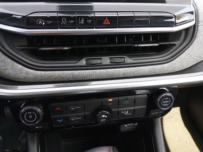 2024 Jeep Compass - Photo 13