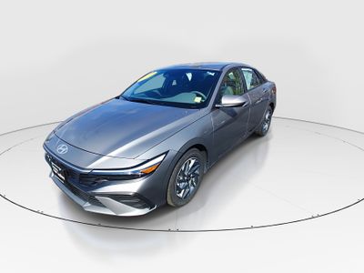 2024 Hyundai Elantra - Photo 3