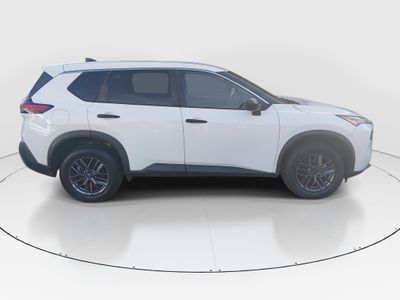 2022 Nissan Rogue — photo 8 view