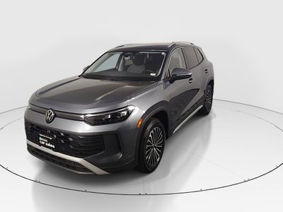 2025 Volkswagen Tiguan - Photo 3