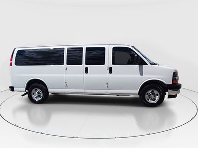 2024 Chevrolet Express Passenger - Photo 8