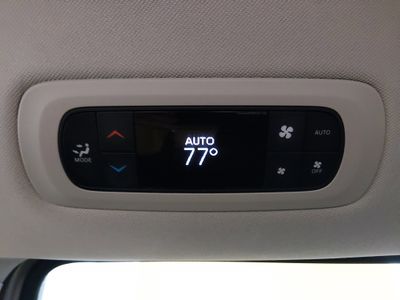 2024 Chrysler Pacifica - Photo 31