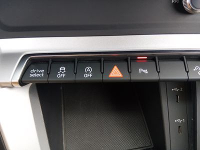 2025 Audi Q3 — photo 18 view