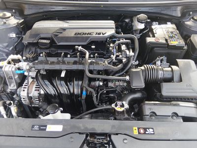 2025 Hyundai Elantra - Photo 9