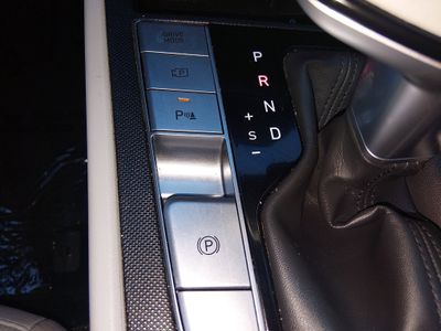 2024 Hyundai Elantra - Photo 20