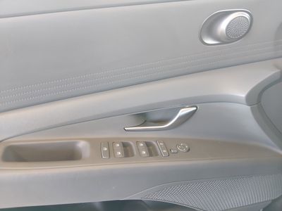 2024 Hyundai Elantra - Photo 19