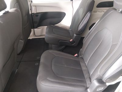 2022 Chrysler Voyager — photo 21 view