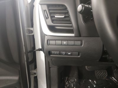 2025 Nissan Rogue - Photo 13