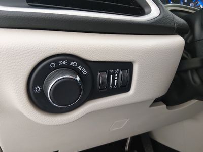 2022 Chrysler Voyager — photo 13 view