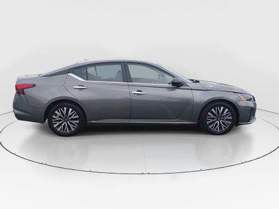 2024 Nissan Altima - Photo 8