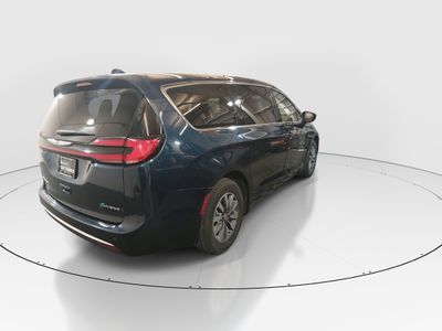 2024 Chrysler Pacifica — photo 7 view
