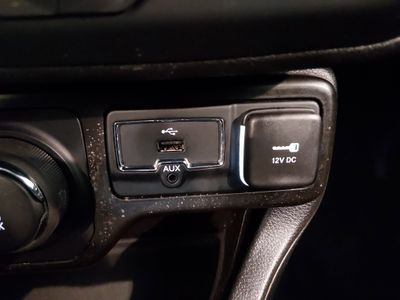 2023 Jeep Renegade - Photo 19