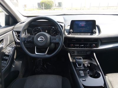 2024 Nissan Rogue — photo 12 view
