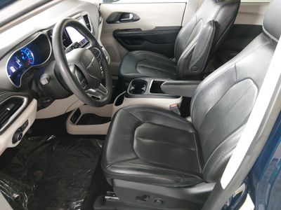 2022 Chrysler Pacifica — photo 21 view