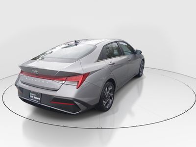 2025 Hyundai Elantra - Photo 7