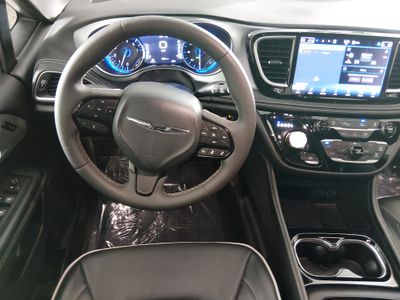 2025 Chrysler Pacifica - Photo 22