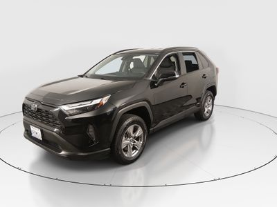 2025 Toyota RAV4 - Photo 3