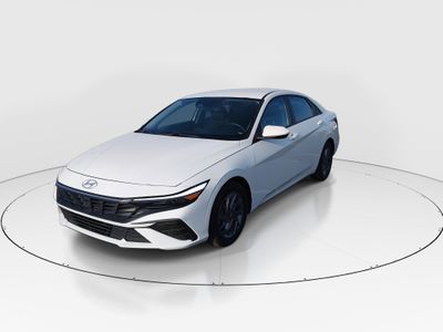 2024 Hyundai Elantra - Photo 3