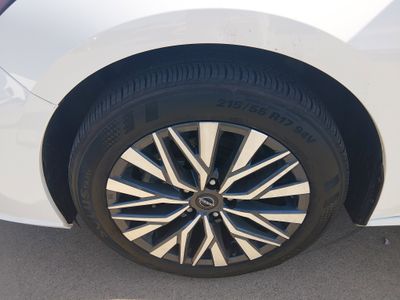 2025 Nissan Altima - Photo 10