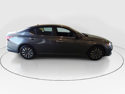 2024 Nissan Altima - Photo 8