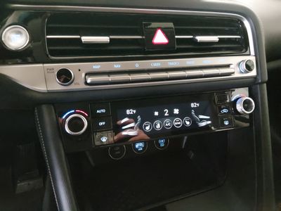 2025 Genesis G70 - Photo 17