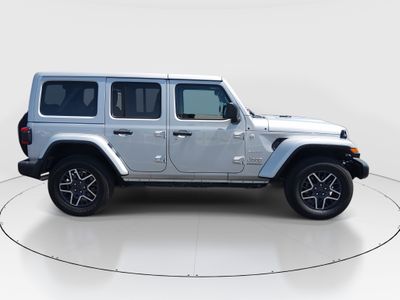 2024 Jeep Wrangler - Photo 8