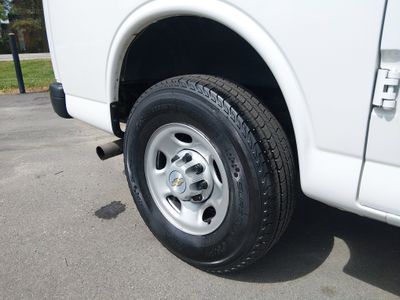 2023 Chevrolet Express Cargo Van - Photo 10