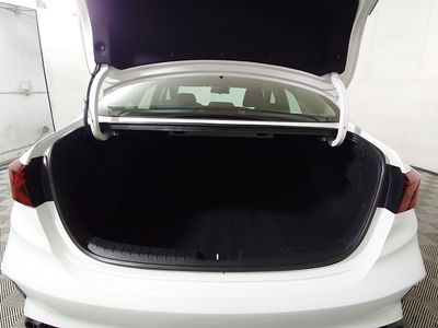 2024 Kia Forte - Photo 11