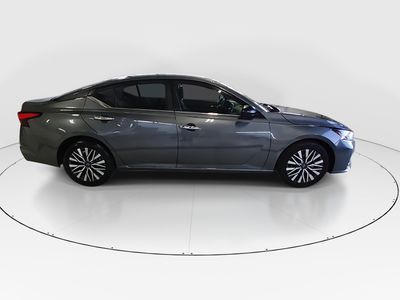 2025 Nissan Altima - Photo 8