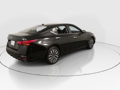 2025 Nissan Altima - Photo 7