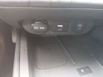2025 Hyundai Elantra - Photo 22