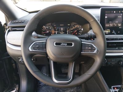 2024 Jeep Compass - Photo 12