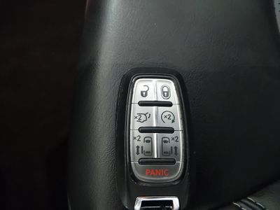 2023 Chrysler Pacifica — photo 15 view