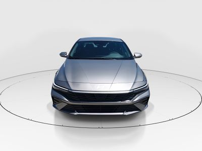 2024 Hyundai Elantra - Photo 2