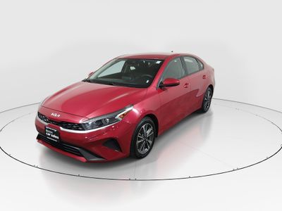 2023 Kia Forte - Photo 3