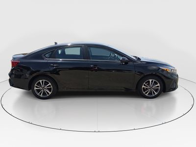 2023 Kia Forte - Photo 8